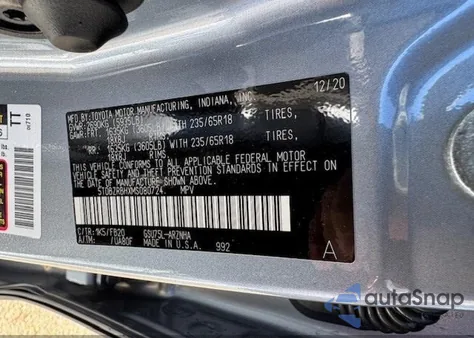 2021 Toyota Highlander Le z USA, uszkodzony, nr VIN 5TDBZRBHXMS080724